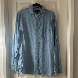 Banana Republic Light Blue Men's Casual Button-Down Shirt